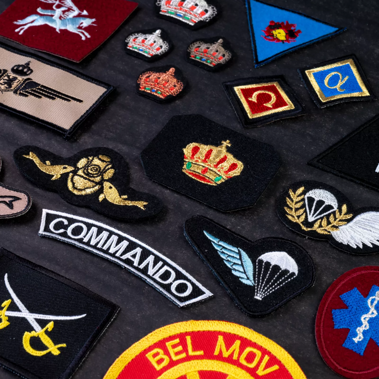Militaire insignia en toebehoren