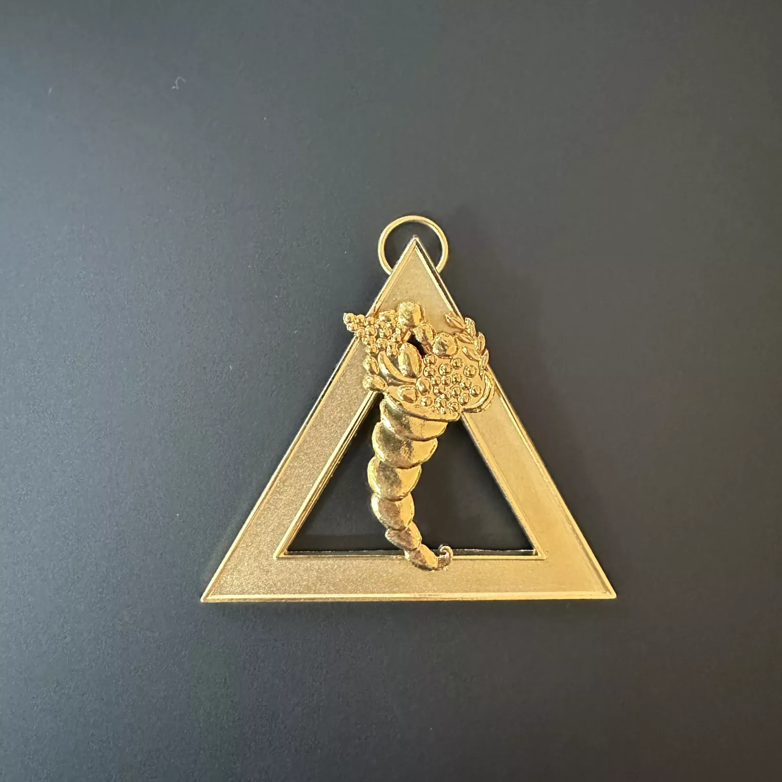 Medal Triangle Cornucopia - Horn of Plenty 'Banquetting master' for Lodges - gold plated Medal Triangle Cornucopia - Horn of Plenty 'Banquetting master' for Lodges - gold plated